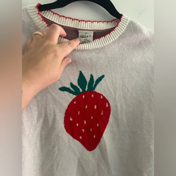 Nikka K Strawberry Knit Sweater Cream Red Trim Women’s Small - Picture 2 of 6